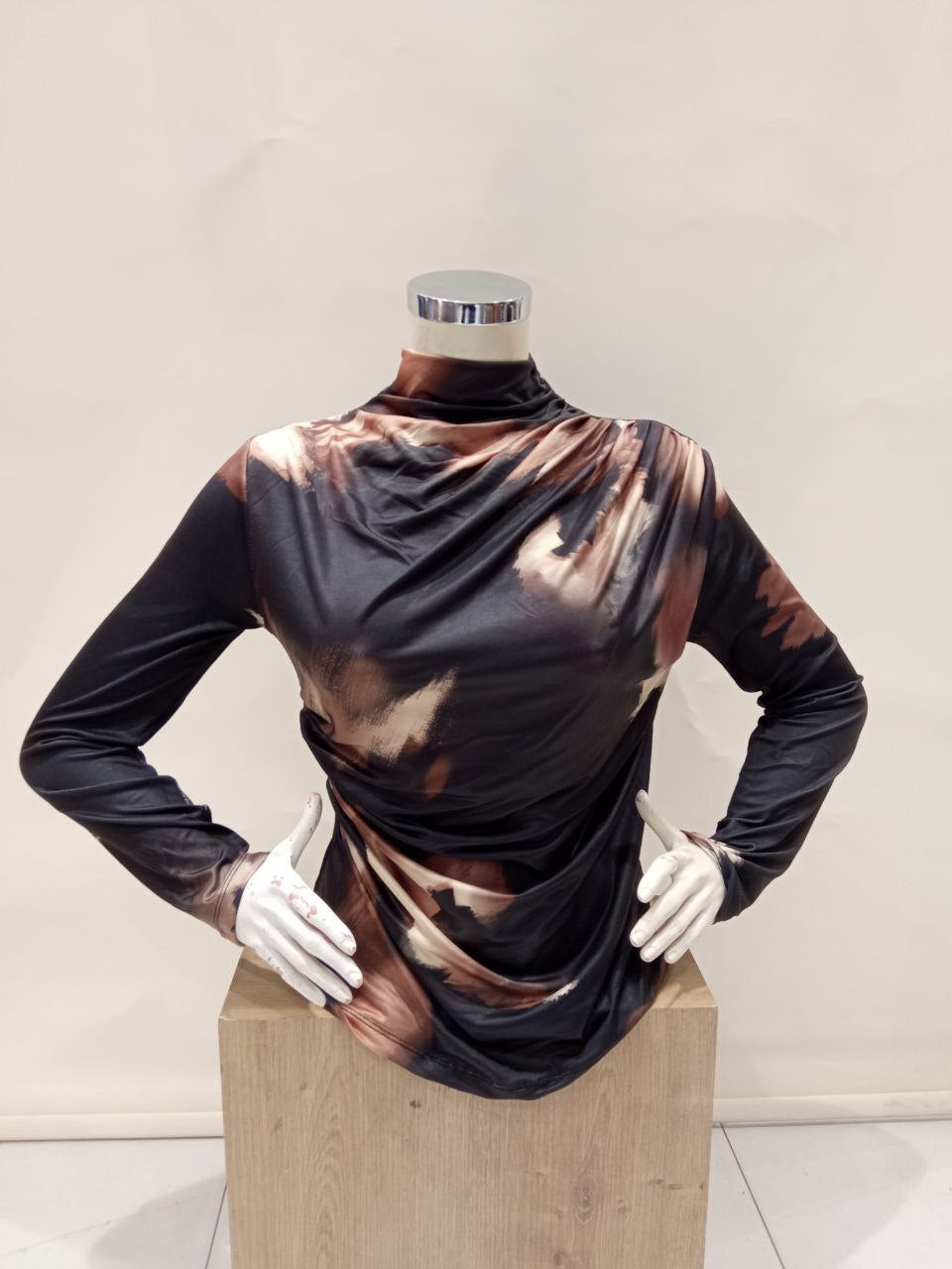 Pull drapé
