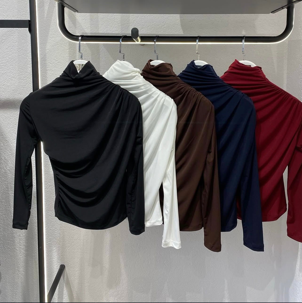 Pull drapé